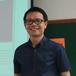 รศ.ดร.ชาตรี ฝ่ายคำตา